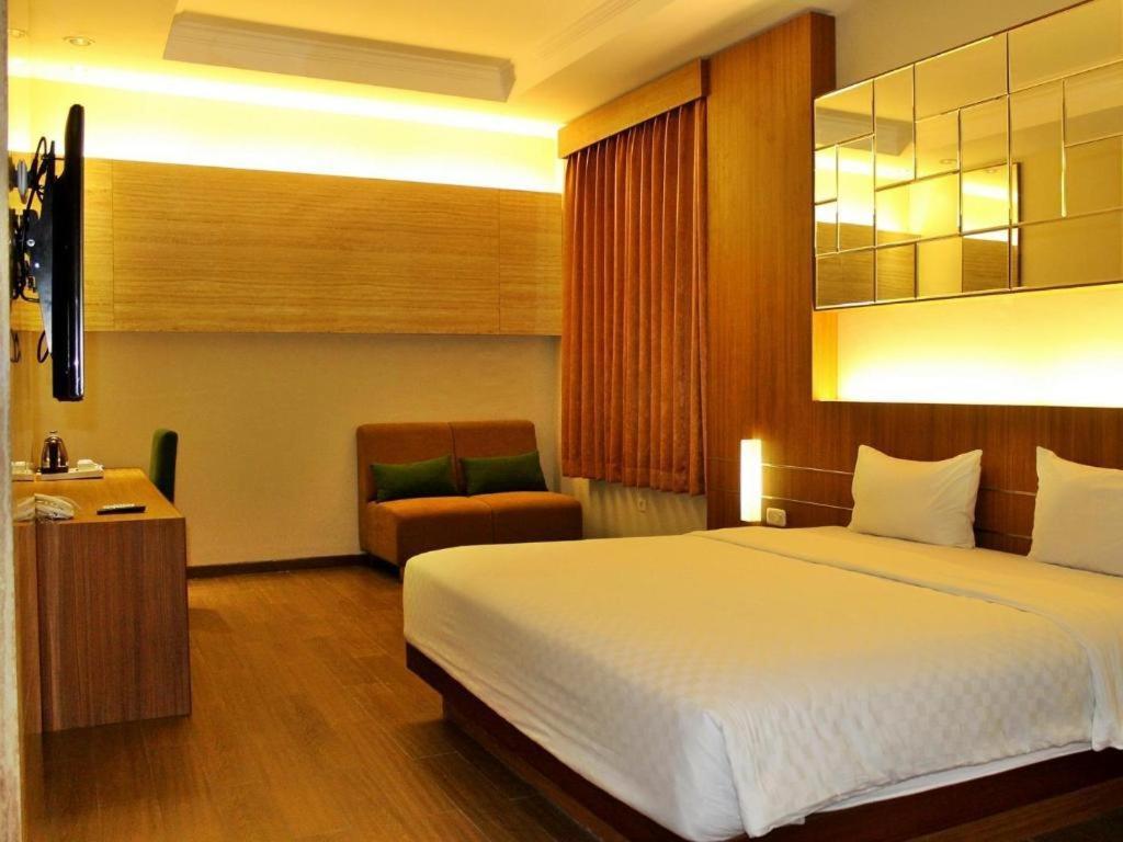 Lotus Hotel Subang Bagian luar foto