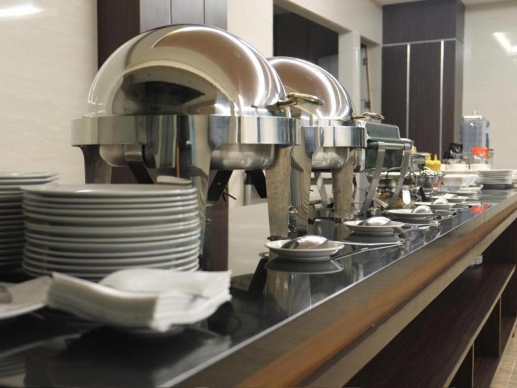 Lotus Hotel Subang Bagian luar foto