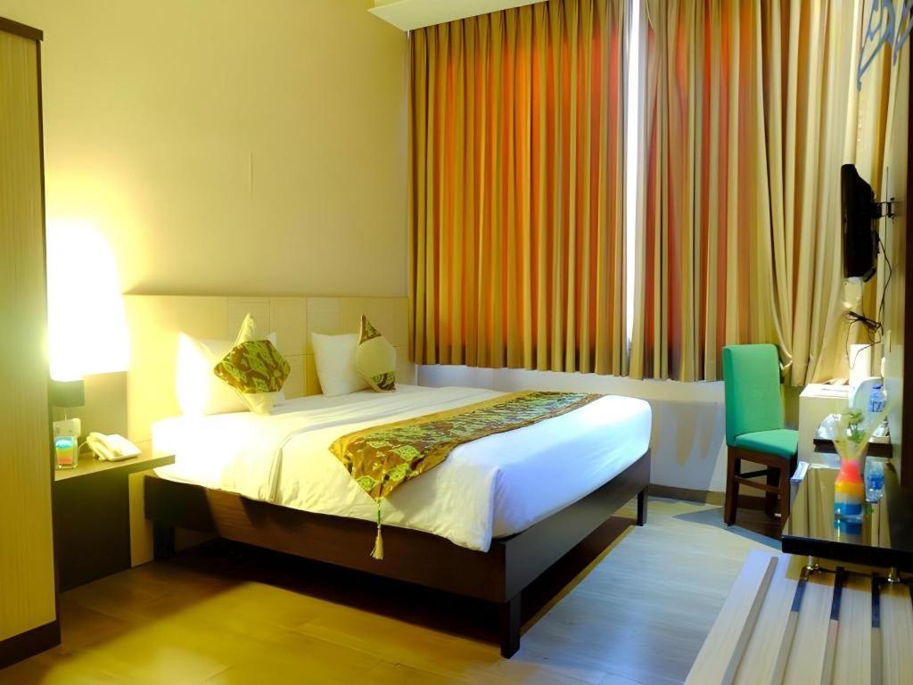 Lotus Hotel Subang Bagian luar foto