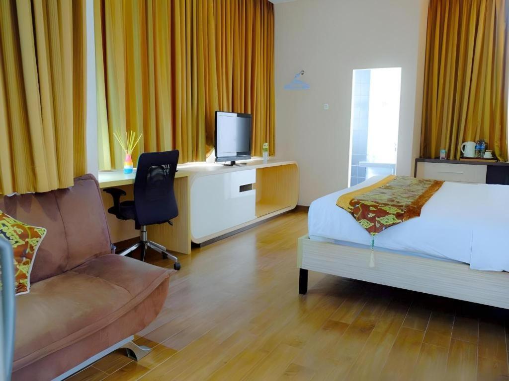 Lotus Hotel Subang Bagian luar foto