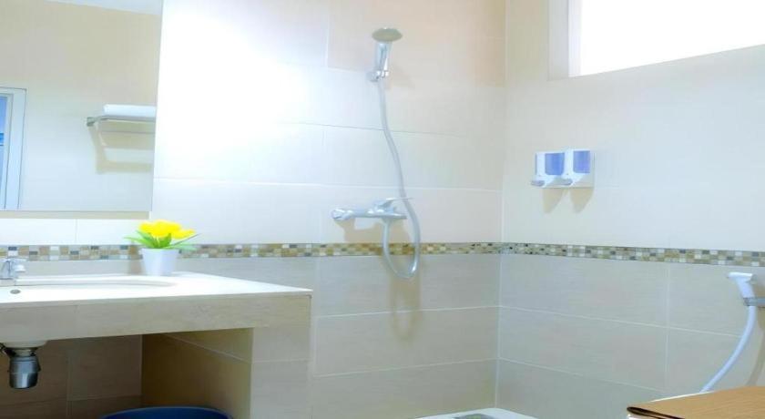 Lotus Hotel Subang Bagian luar foto