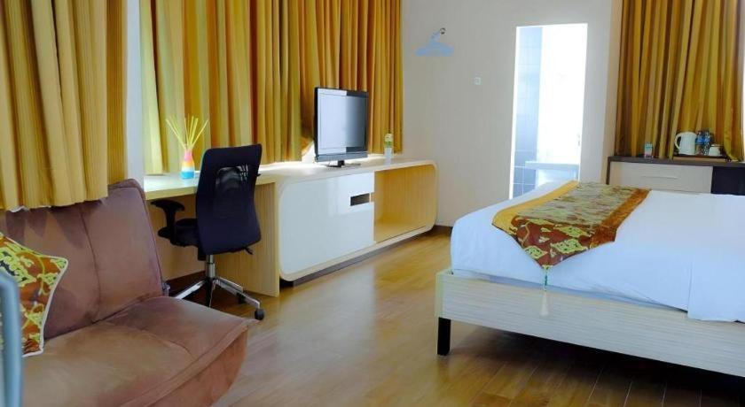 Lotus Hotel Subang Bagian luar foto