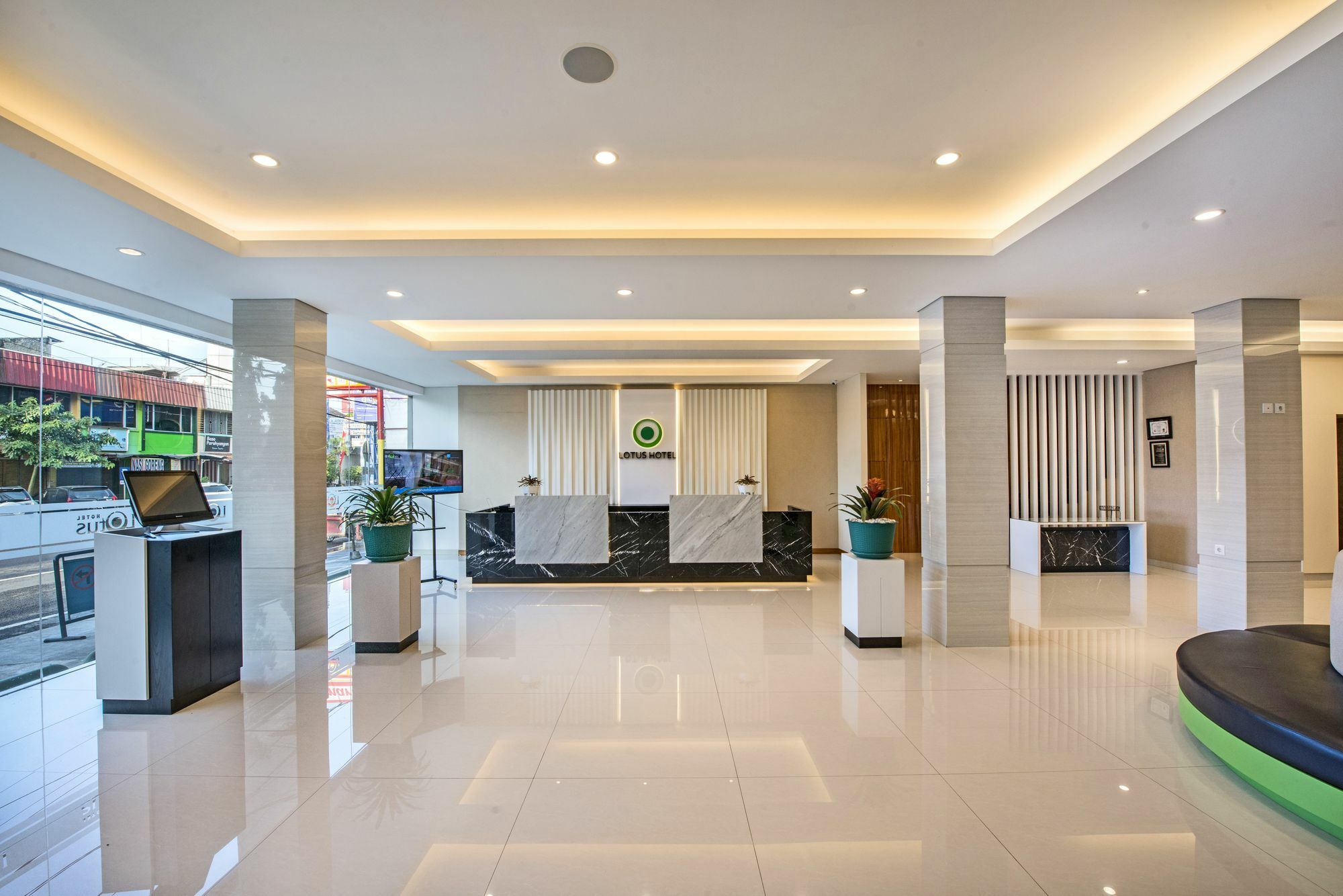 Lotus Hotel Subang Bagian luar foto