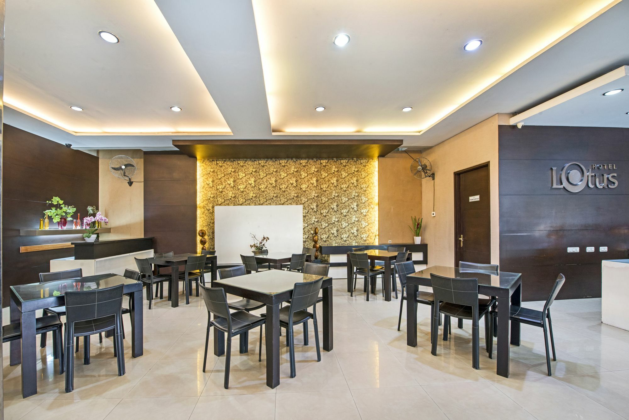 Lotus Hotel Subang Bagian luar foto